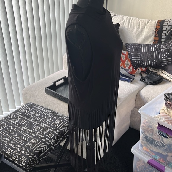 Toto Collection | Mock Neck Sleeveless Fringe Top - Picture 4 of 6